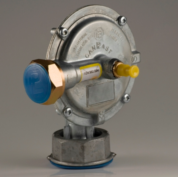 Regulador de Gas Domiciliario 6m3 Con Flexible Sanitarios Varela